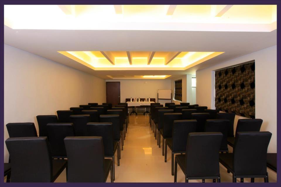 Super Townhouse Malabar Illam Hotel Kochi Eksteriør billede